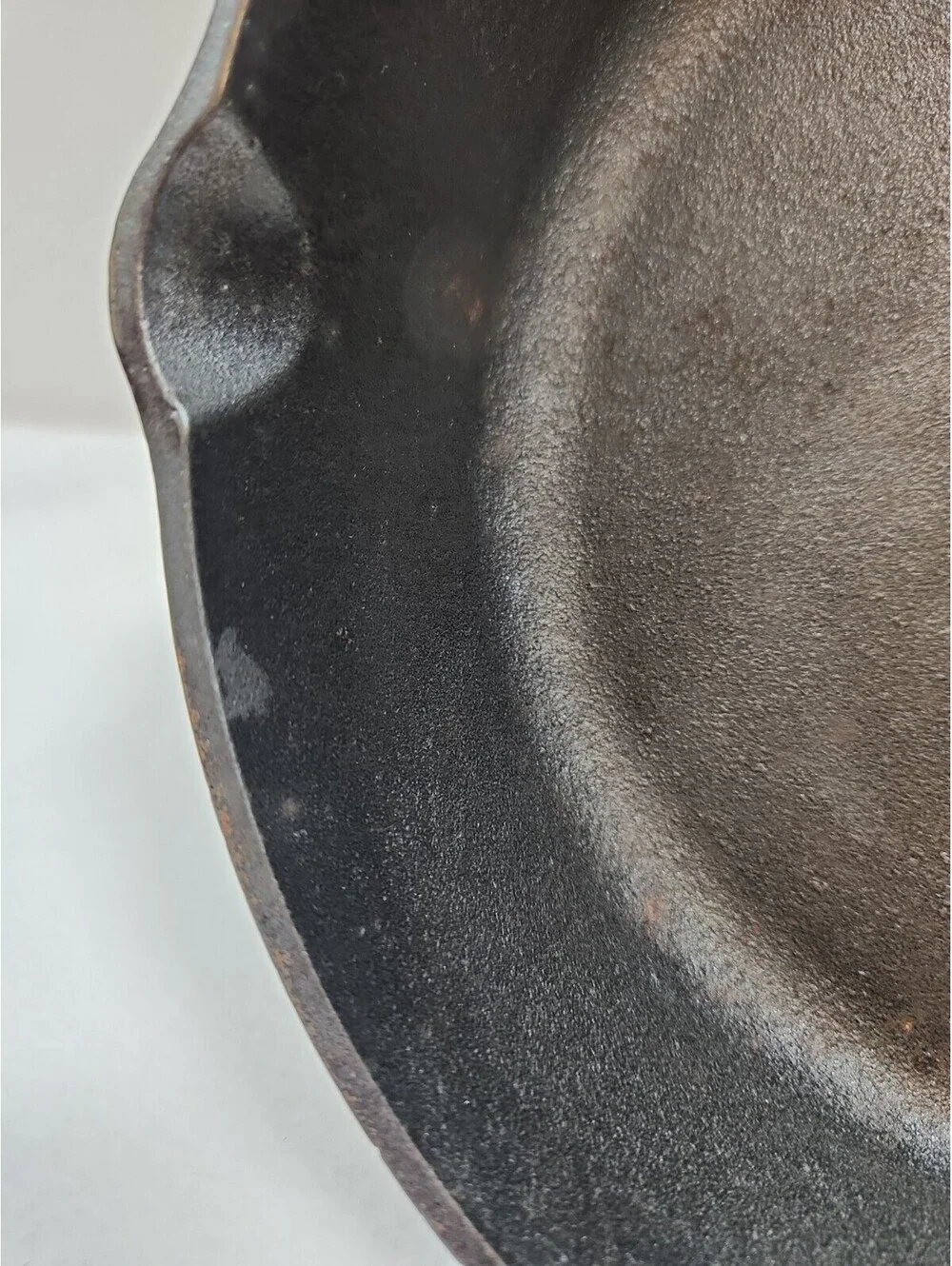 Lodge cast iron skillet 5SK, Needs TLC See Pics,  Decor Or Restore